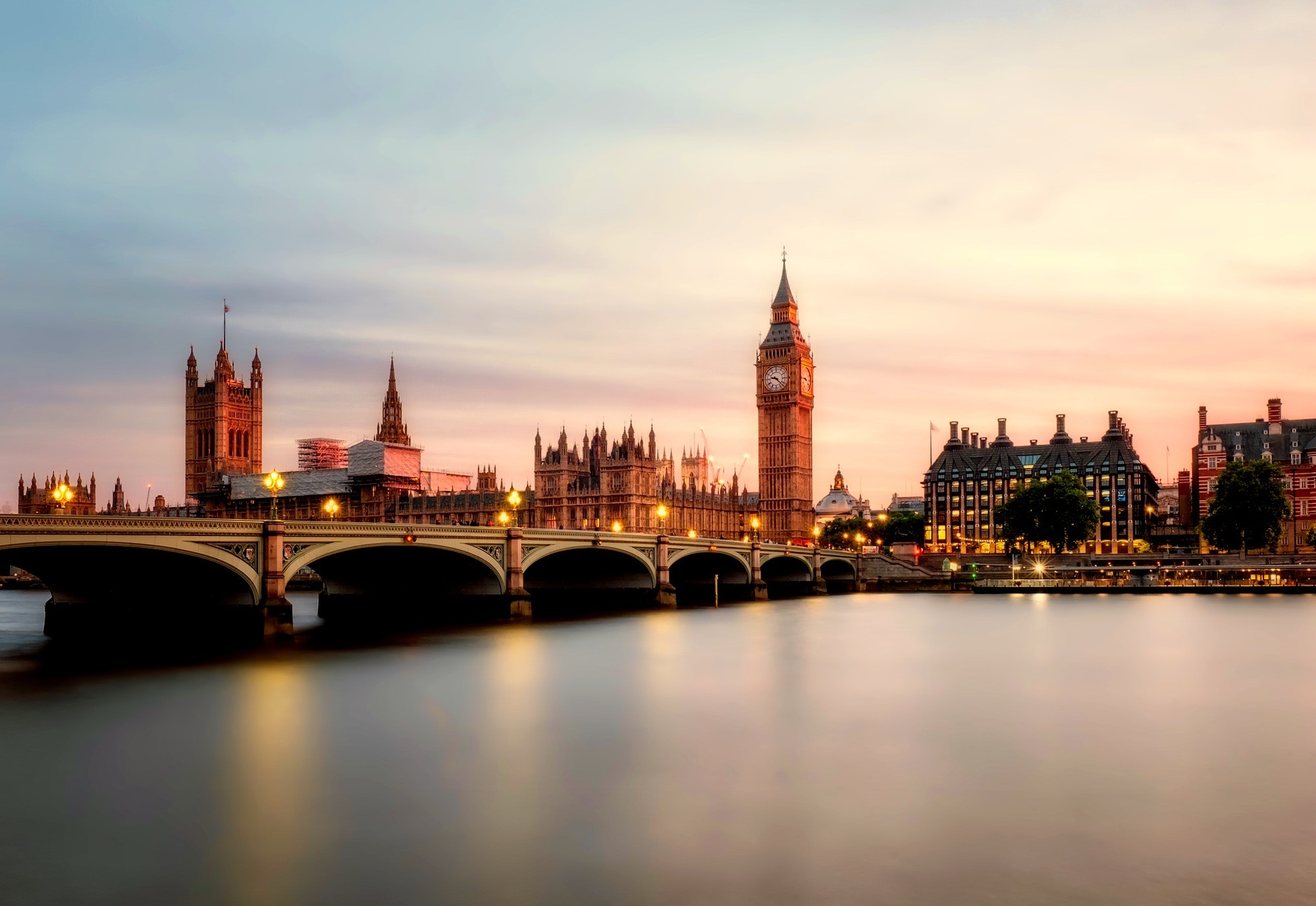 Discover top attractions in London
